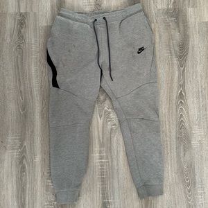 Grey Nike sweatpants